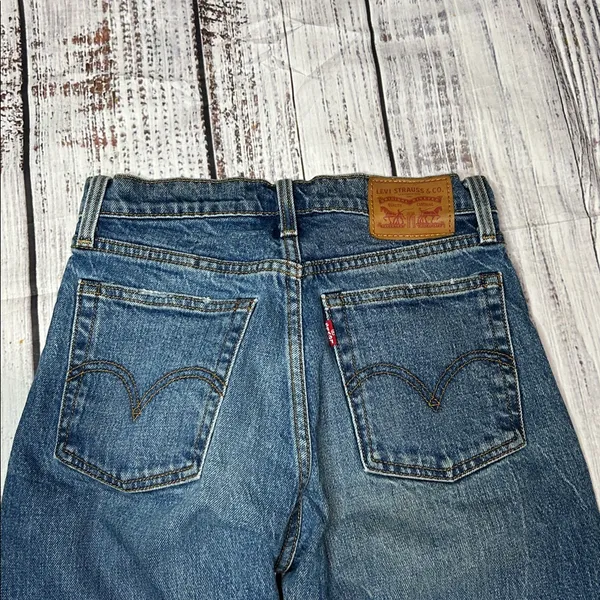 Levi Strauss & CO Woman’s Jeans - Image 6