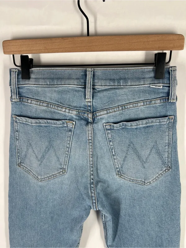 MOTHER‎ Tomcat Ankle Fray Jeans in Light Blue - Image 6