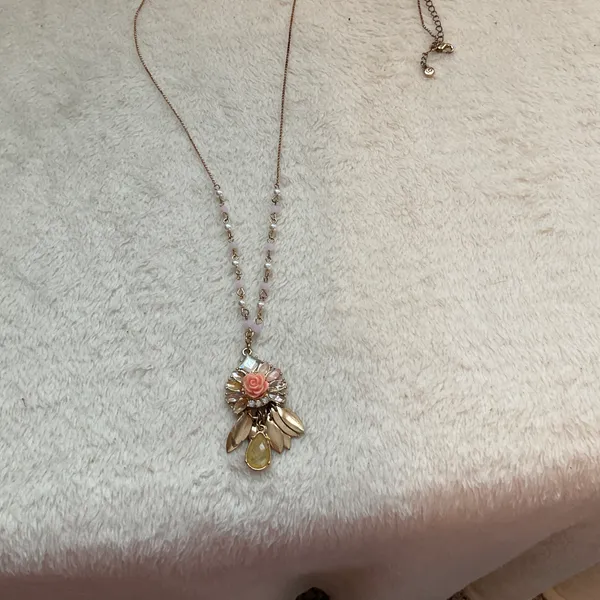 Long Necklace with flower and Stones Gold - Image 3
