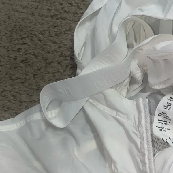 Lululemon Hood Lite Jacket Packable - Image 8