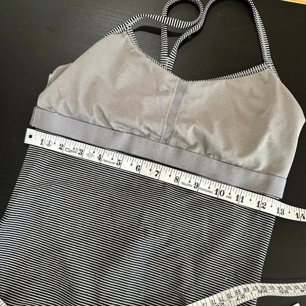 Lululemon Power Y Tank with Built In Bra Size 6 Stripes - Image 7