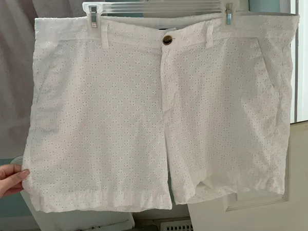 Old Navy Shorts Mid Rise - Image 4