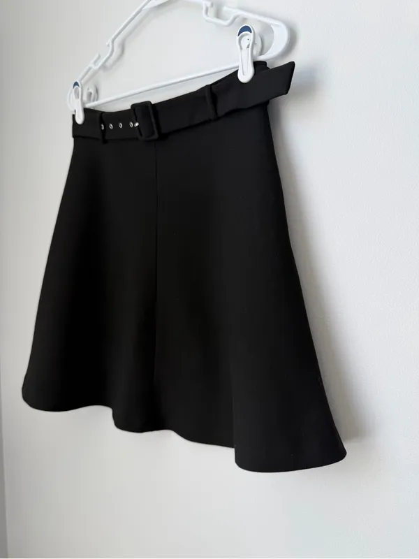 Zara Black Flowy Mini Skirt with Belt Size Medium - Image 3