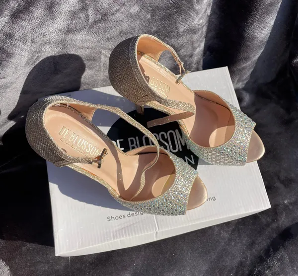 Rose Gold Bedazzled Heels Size 7.5 - Image 3