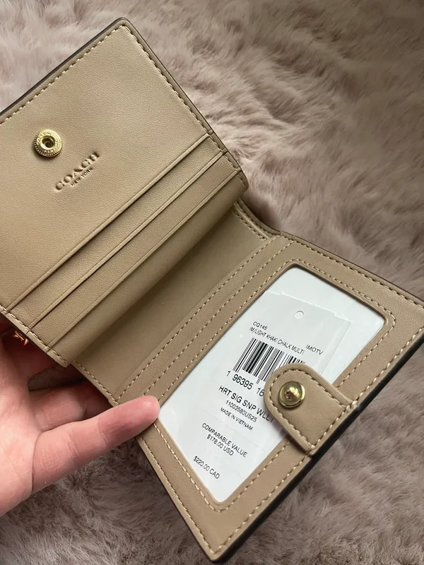 Coach Snap Wallet In Signature Canvas With Heart Print - Image 11