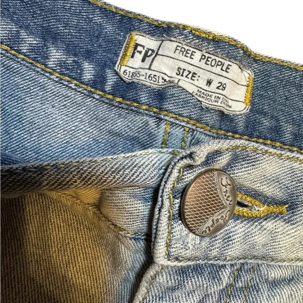 👖 Free People Lace Trim‎ Jean Shorts 🌸 Boho Light Wash Denim 29 👖 - Image 2