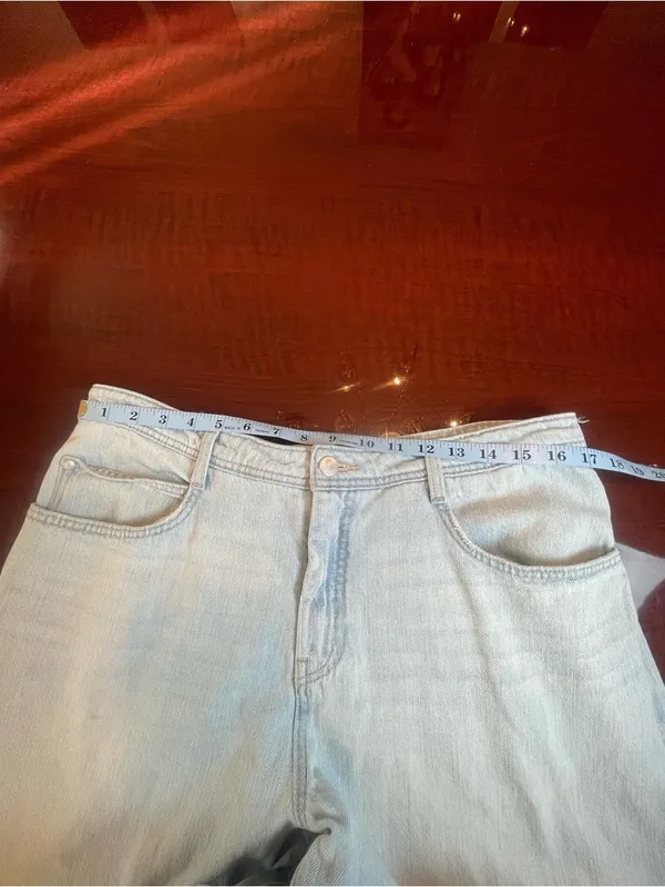 Pilcro Modern High-Waisted Baggy Barrel Jeans in Light Wash Denim Size 32 - Image 5
