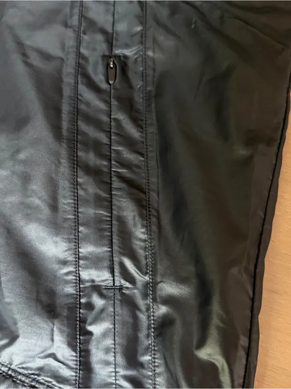 Under Armour Run True Hooded Running Vest Womens S Black Full Zip 1290900 - Image 4