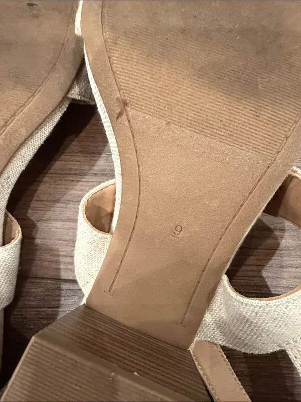 Old Navy Neutral Beige Block Heel Sandals Size 9 - C73-005 - Image 5