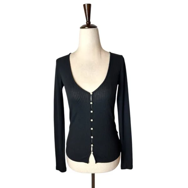 Aritzia Wilfred Sweater‎ Women XXS Black Pearl Button Ribbed Knit Top Whimsigoth - Image 3
