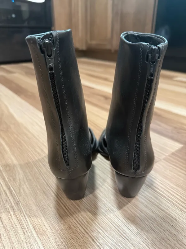 Anthropologie Matisse leather booties - Image 3