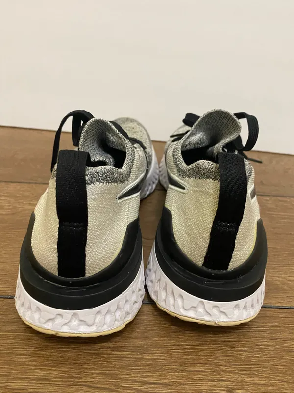 Nike Epic React Flyknit 2 Women's Running Shoes Size 8.5 - Image 4