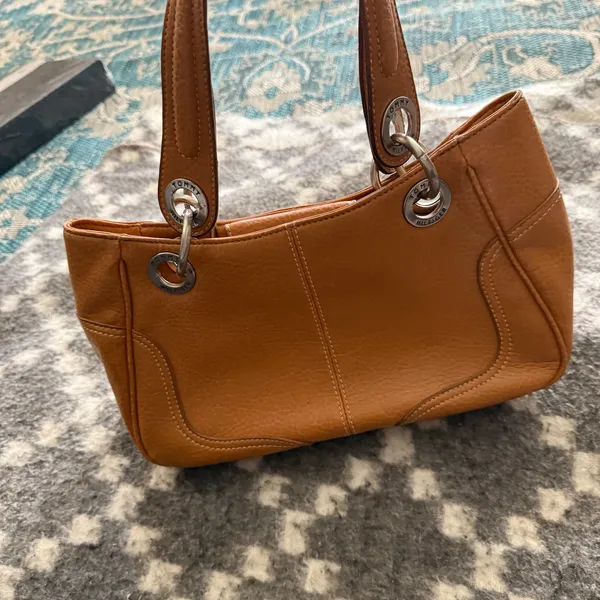 Tommy Hilfiger Y2k Tan Leather Going‎ Out Ring Shoulder Purse - Image 3