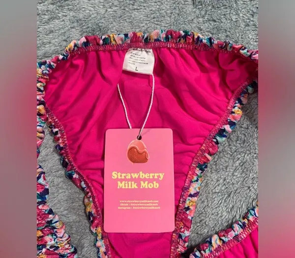 NWT Strawberry milk mob floral bikini bottoms swim Large - Image 2
