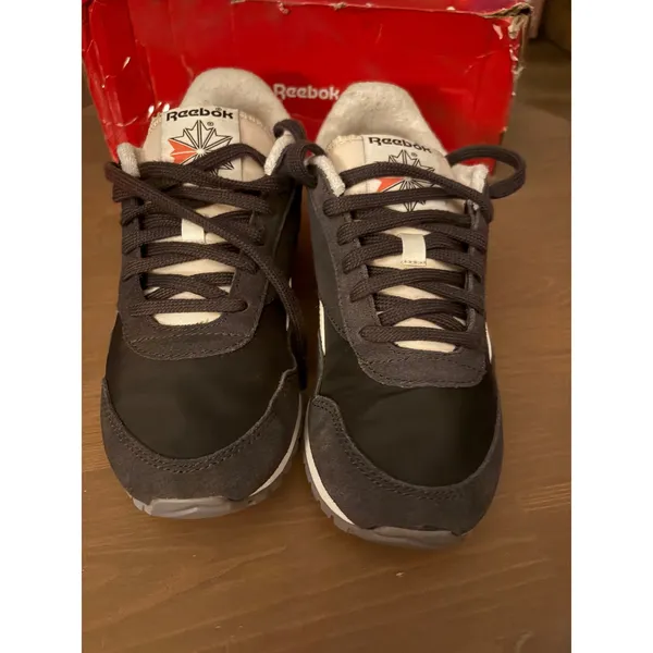 Reebok Classic Renaissance Women Sneakers Black White Suede Nylon Low Top 8.5 - Image 4