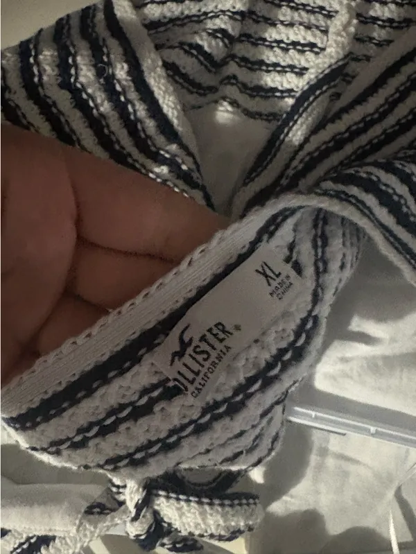 Hollister Halter Top Knit - Image 2