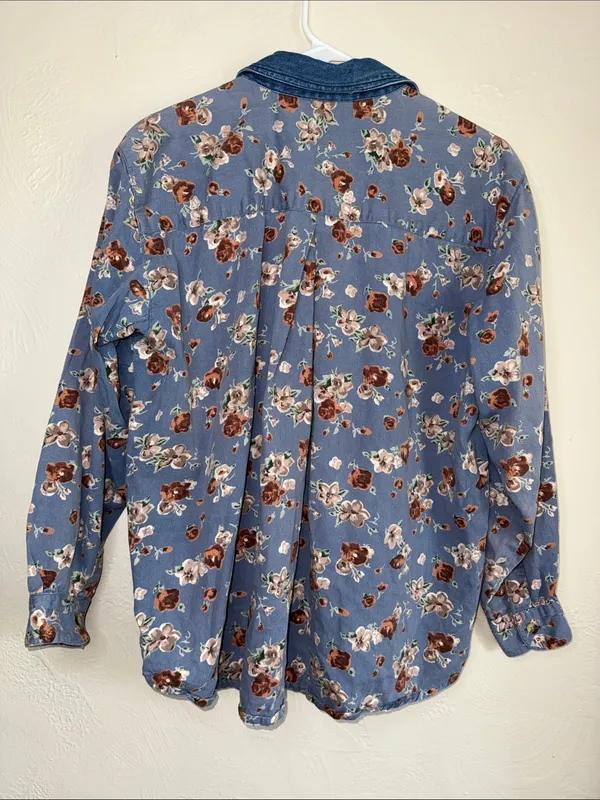 Rhythm Blue Floral Chambray Button‎ Front Shirt Size L - Image 4