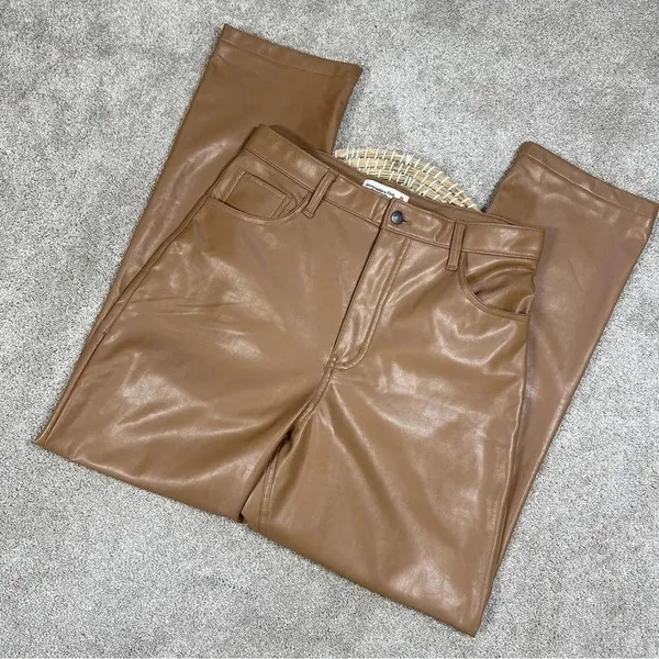Abercrombie & Fitch Curve Love 90s Straight Ultra Hi Rise Pants Vegan Leather 31 - Image 3