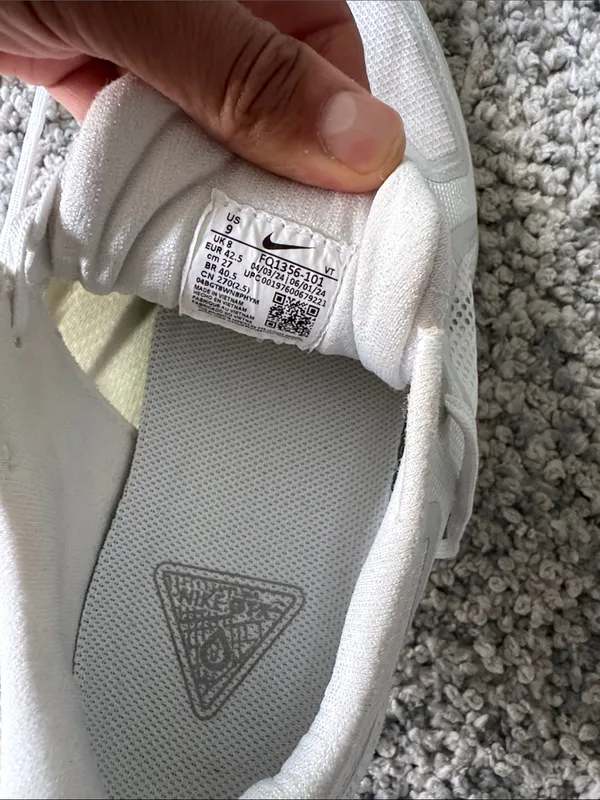 Nike Women’s White Lightweight Mesh Training Sneakers - Image 3