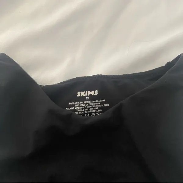 SKIMS fits everybody body suit XS! - Image 3