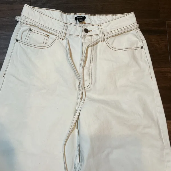 Nasty Gal The Belted Wide Leg Jeans White Contrast Stitch Size 8 New High Rise - Image 3