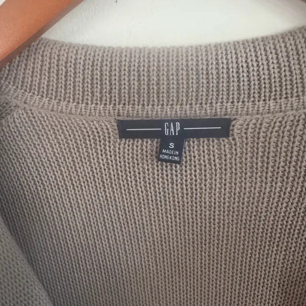 GAP Taupe Knit Button-Front Cardigan with Pockets - Image 3