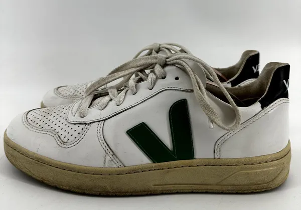 Veja V10 Sneakers Leather Lace Up Low Top Logo Round Toe White Emeraude 9 - Image 4