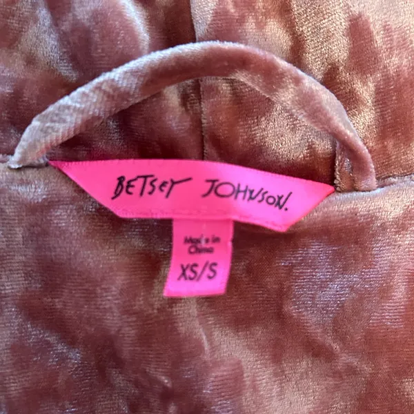 Betsey Johnson dark Pink Velvet Robe with Ruffled Collar - Image 3