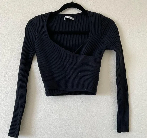 Abercrombie luxloft wrap sweater size medium black - Image 3