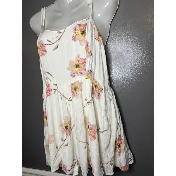 Kimchi Blue Romper Womens Medium White Floral Smocked Double Strap Boho - Image 5