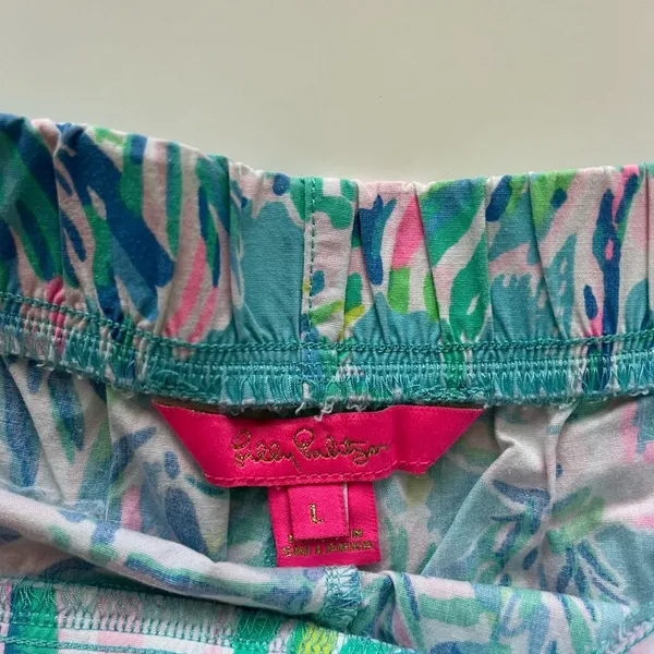 Lilly Pulitzer Ocean Trail Shorts -Size L - Image 3