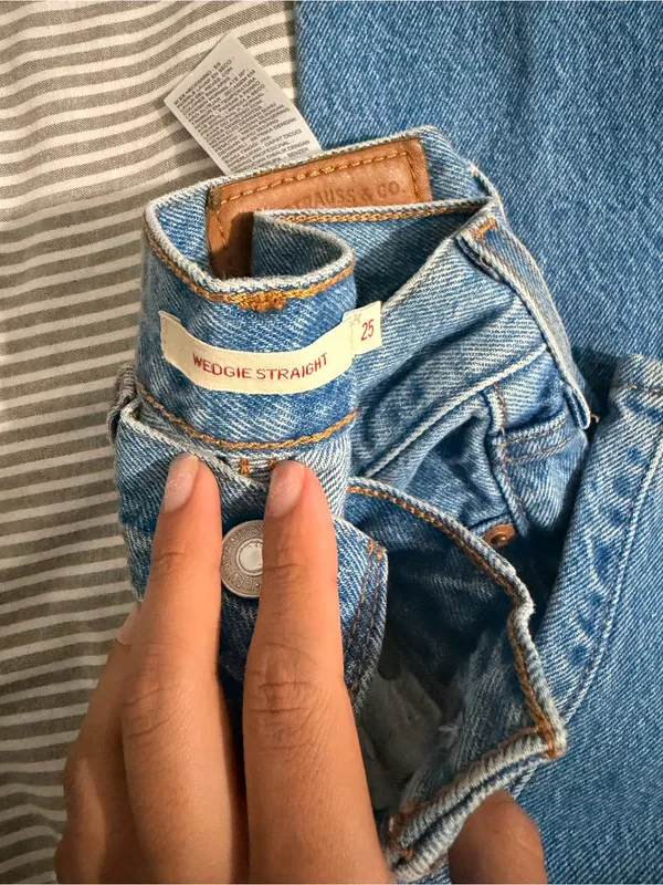 Levi's Women’s Light Blue Wedgie Straight Leg Denim Jeans - Image 3