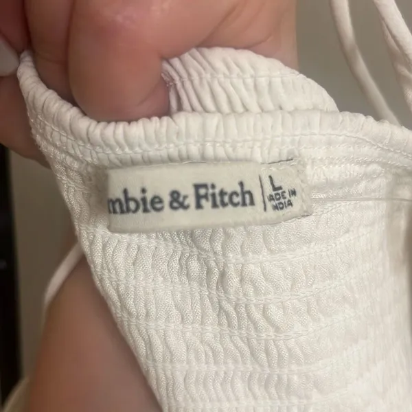 ✨Abercrombie & Fitch White Tie Strap V-Neck Sz Large Cami Top✨ - Image 11