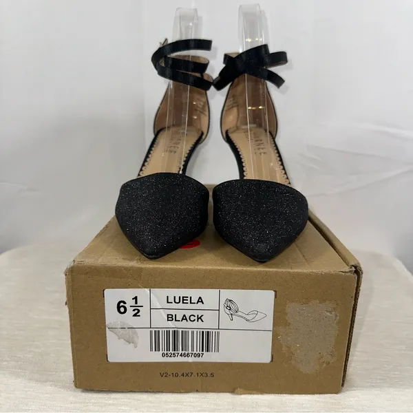 Journee Collection Women's 6.5 MW Black Luela Glitter Ankle Wrap Pump - Image 2