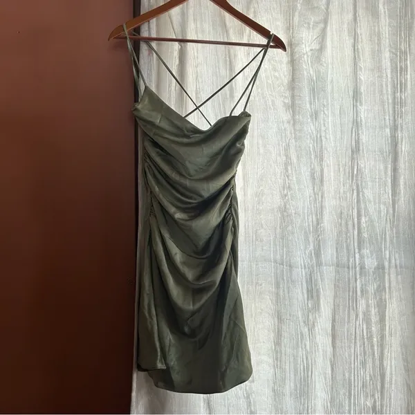 Line & Dot Revolve Hunnie Mini‎ Dress Moss Green Ruched Strappy NWT Size XS - Image 3