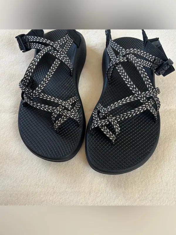 Chacos Black Strappy Women's Outdoor Sandals Size W9 - Image 8