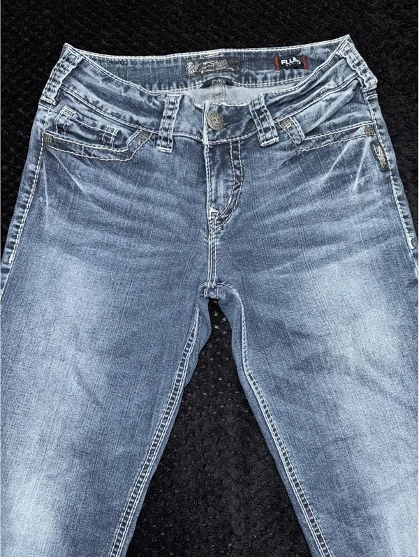 Silver Jeans Co Women’s Suki Mid Rise Bootcut Jeans Blue Dark Wash Size 28 - Image 2