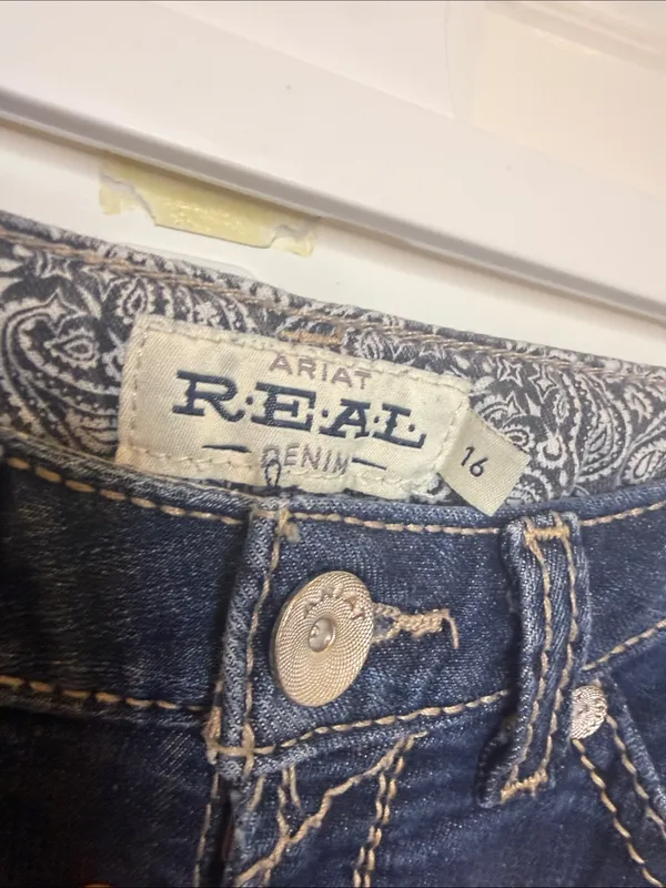 Ariat Selma midrise Flare Jeans sz 26 / 27 - Image 5