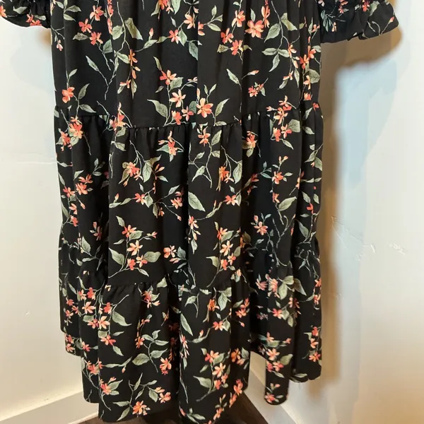 Socialite Floral Smocked Tiered Midi Dress Black Peach Long Sleeve Size M - Image 6