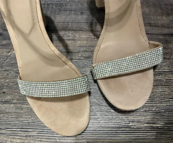 3.5 inch Aldo heels - Image 7