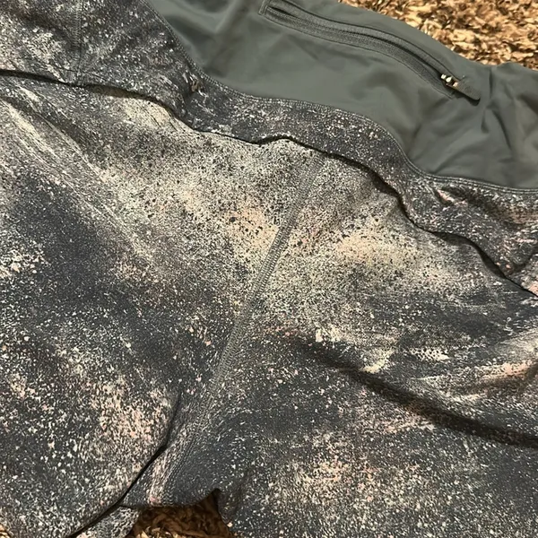 Lululemon Run Time Shorts 2 Size 14 - Image 10