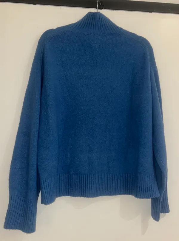 Uniqulo Turtleneck - Image 3