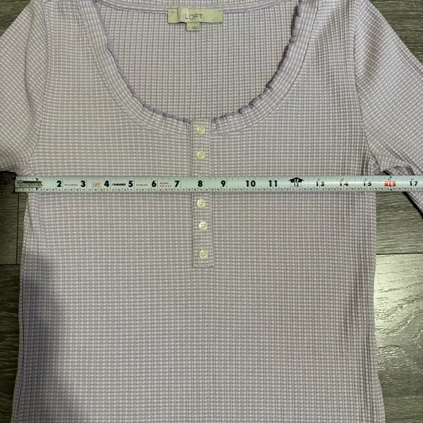 LOFT Women Lilac‎ Y2K Textured Waffle Scoopneck Pointelle Ruffle Henley Top Sz L - Image 10
