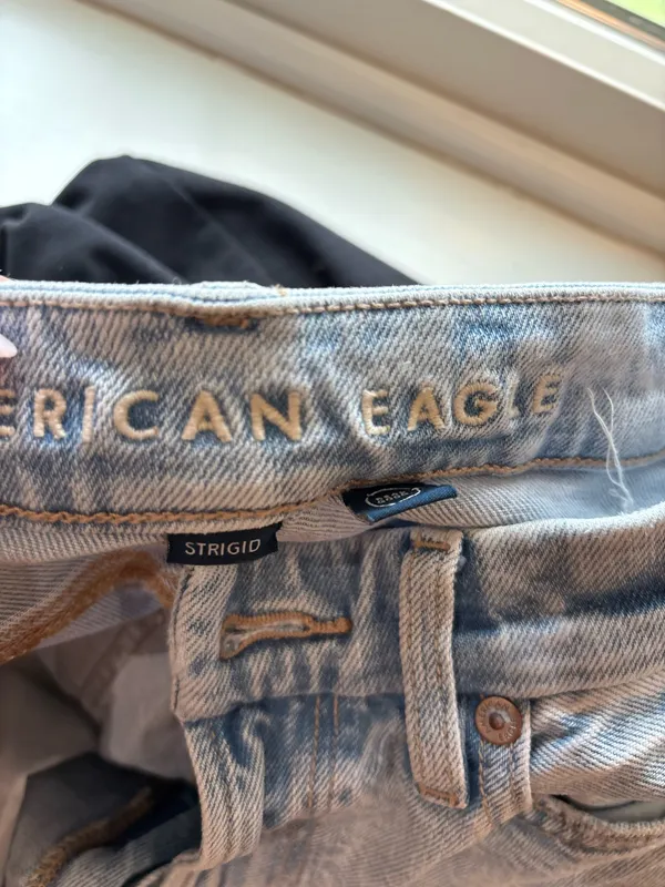 American Eagle Jeans - Image 3