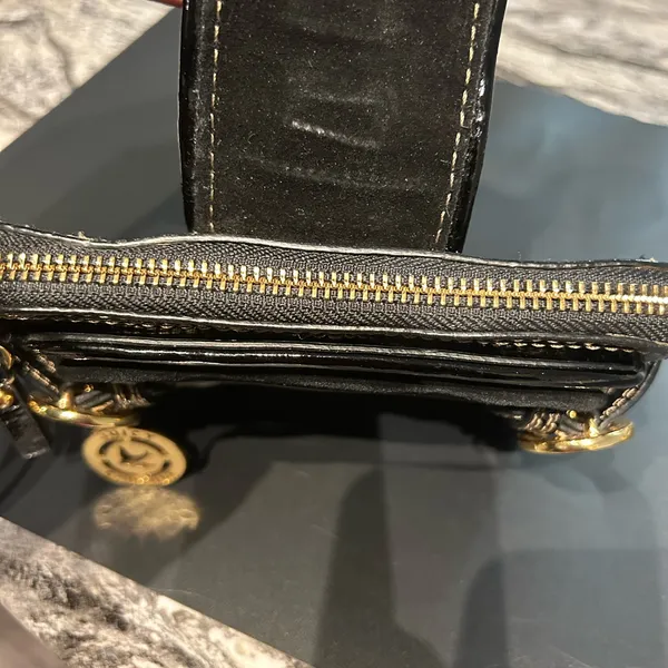Juicy Couture Chic Black and Gold Women's Bag - Image 10