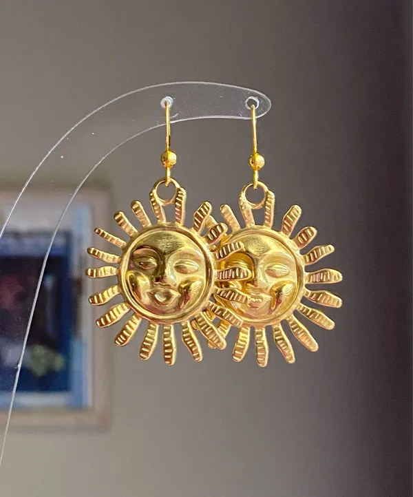 Handmade gold tone stainless steel sun boho retro vintage style earrings☀️ - Image 2