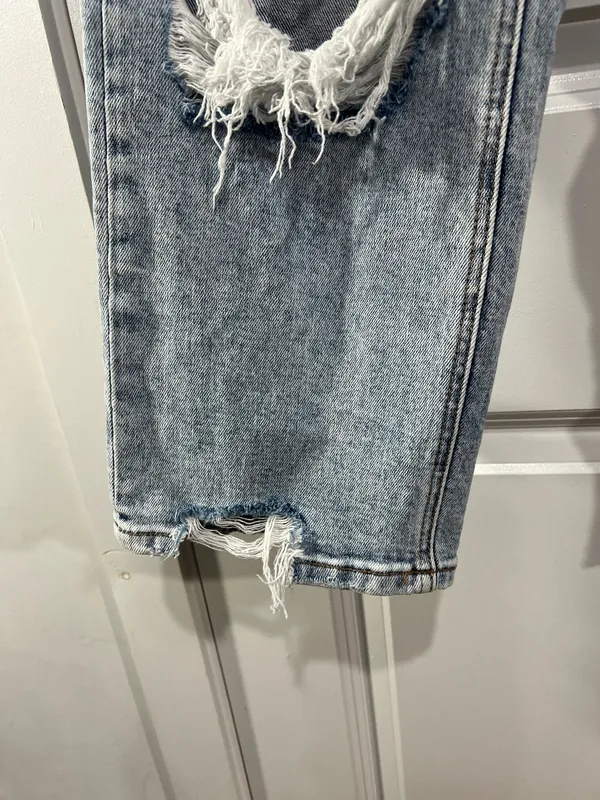 Vervet Lovervet Acid Washed Mid Rise distressed straight leg - Image 9