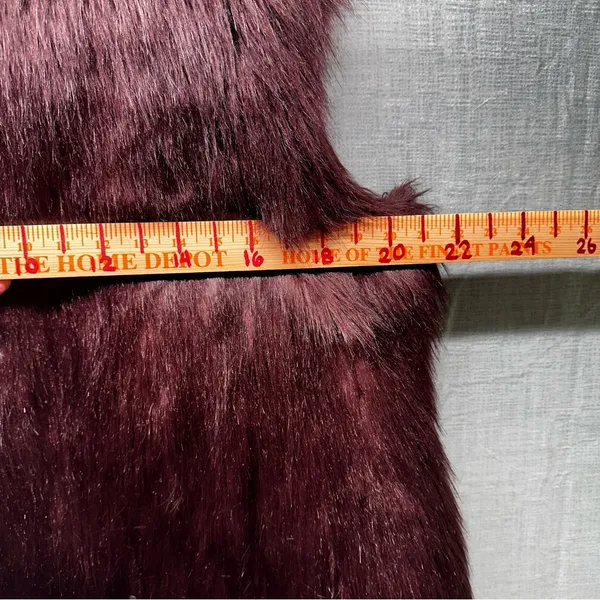 Express Women's Plum Faux Fur Vest Large Burgundy Purple Boho Glam Shaggy Winter - Image 8