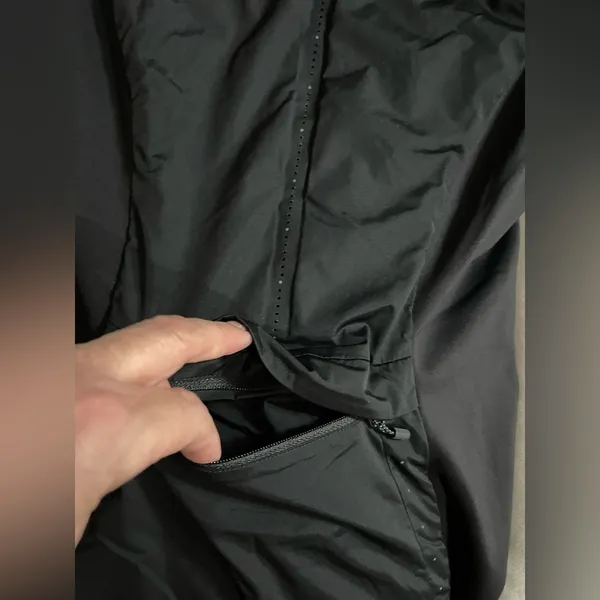 Lululemon Run For Cold Vest PrimaLoft Stretch Glide Material in Black Size 6 - Image 12