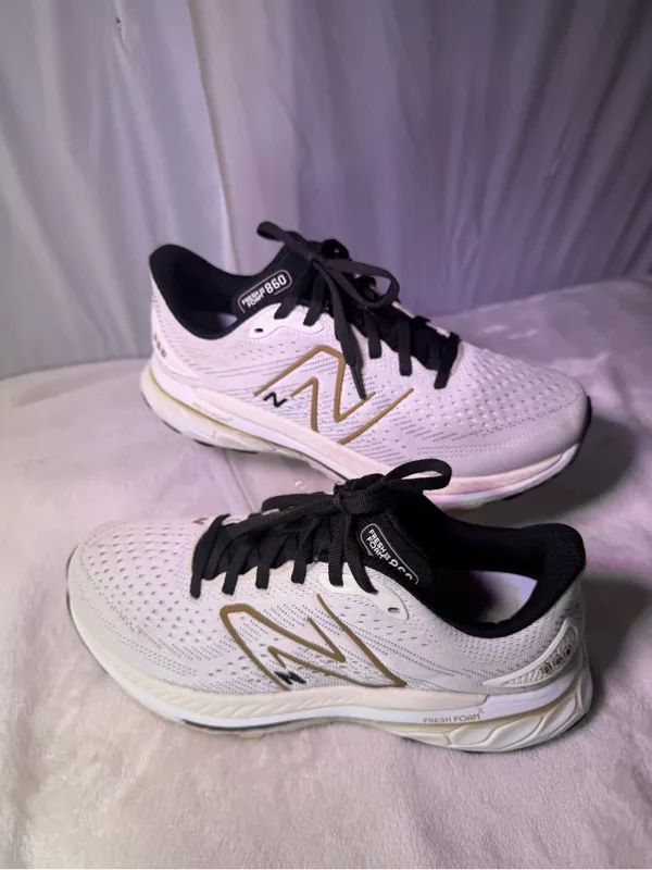 New Balance Women's White and Gold Athletic Running Shoe - Image 3